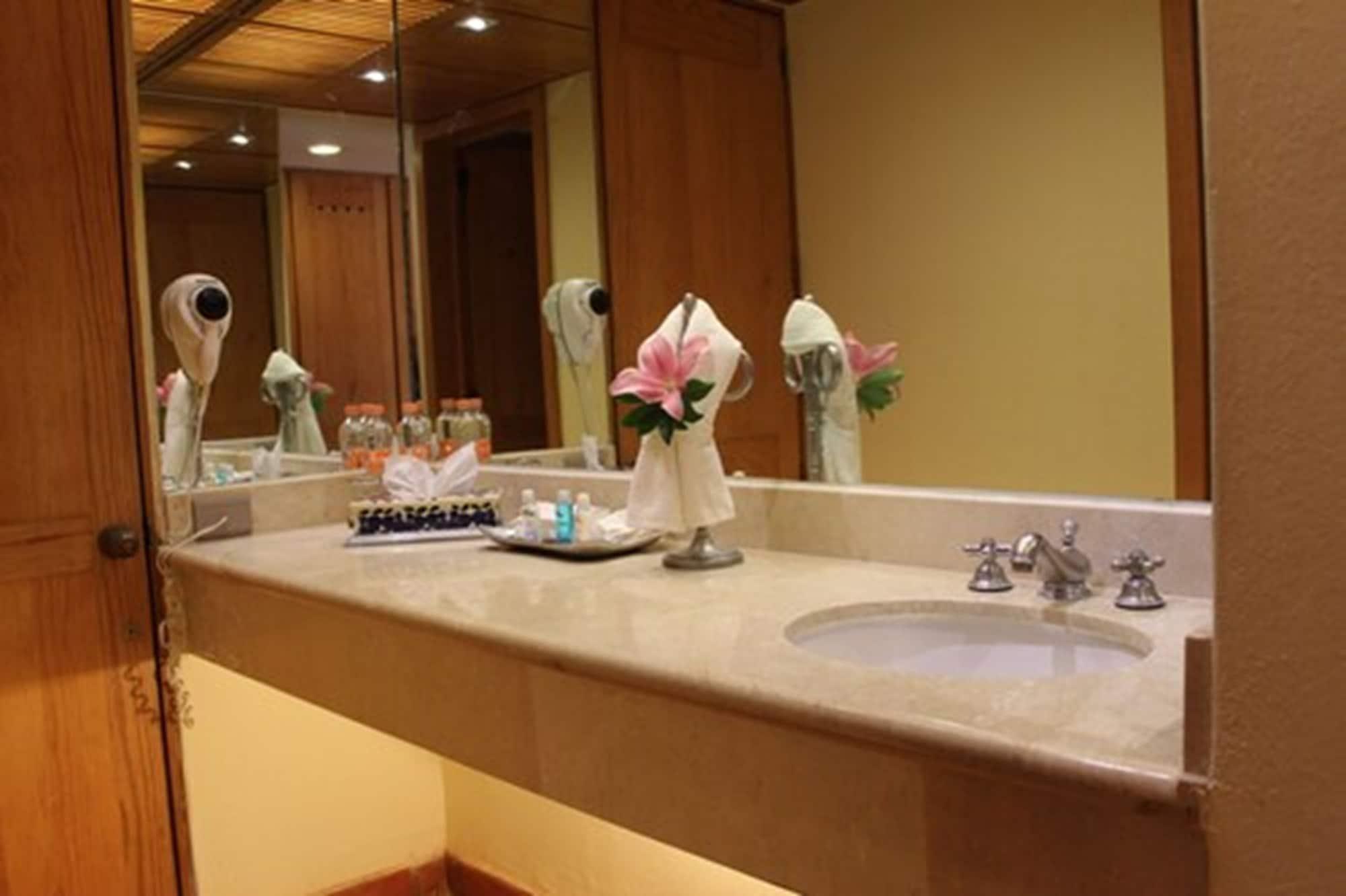 אישטפאן דה לה סאל Hotel Rancho San Diego Grand Spa Resort מראה חיצוני תמונה